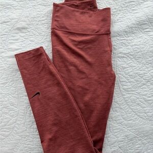 Nike Brick Red High-Waisted Leggings